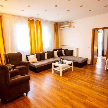 Apartment With Panoramic Terrace In City Center Bucharest Exterior photo