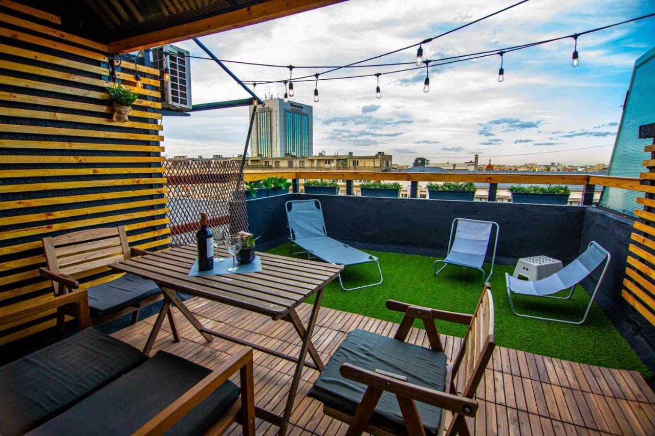 Apartment With Panoramic Terrace In City Center Bucharest Exterior photo